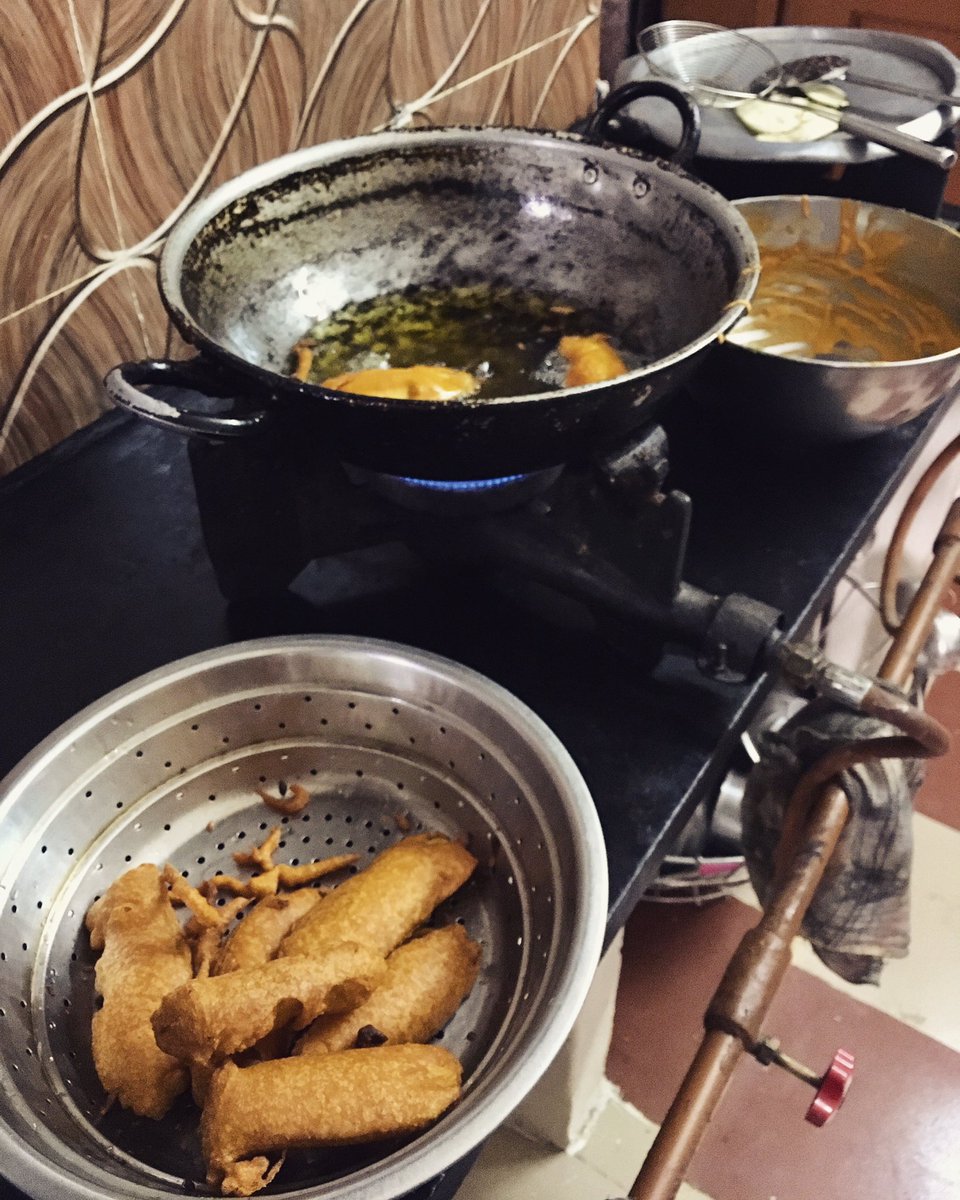 wilburworldwide's tweet photo. Homemade Bajji! Amma’s recipe! She really taught the cooks at the old age home well! ❤️ பஜ்ஜி  #amma #missingyou #FirstClassEats https://t.co/WTW5zN7FLX