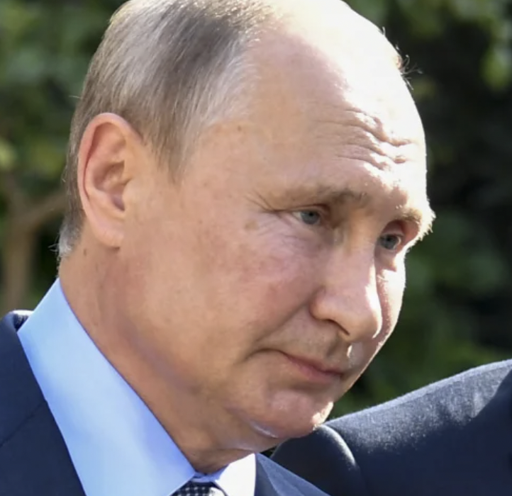 kressehalten's tweet photo. something´s not right #Putin https://t.co/Kp3CDYo6L9