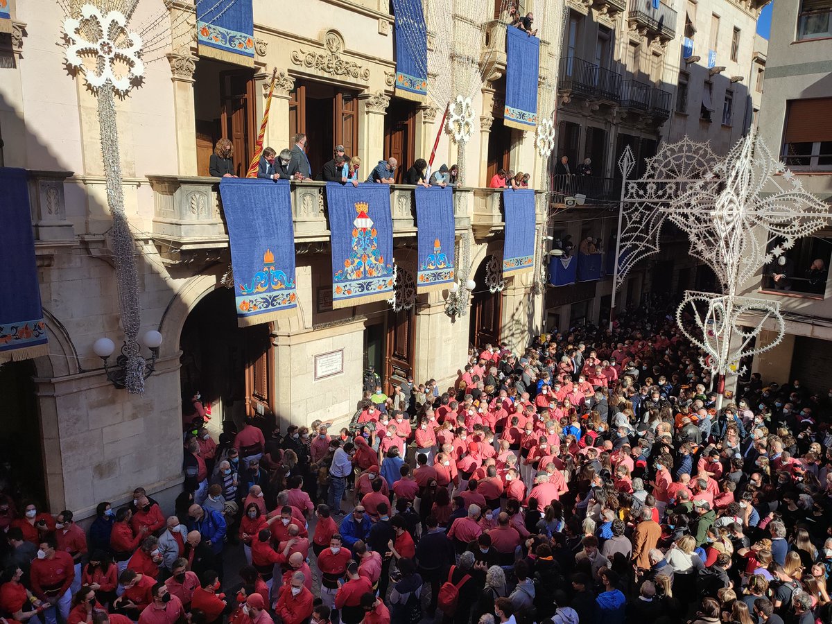 Les <a href="/DecennalsValls/">Decennals Valls 2021+1</a> converteixen #Valls en el gran epicentre de represa del país.

✍️<a href="/dprats91/">davidprats</a>
👉revistacastells.cat/2022/02/les-de…
#castellers