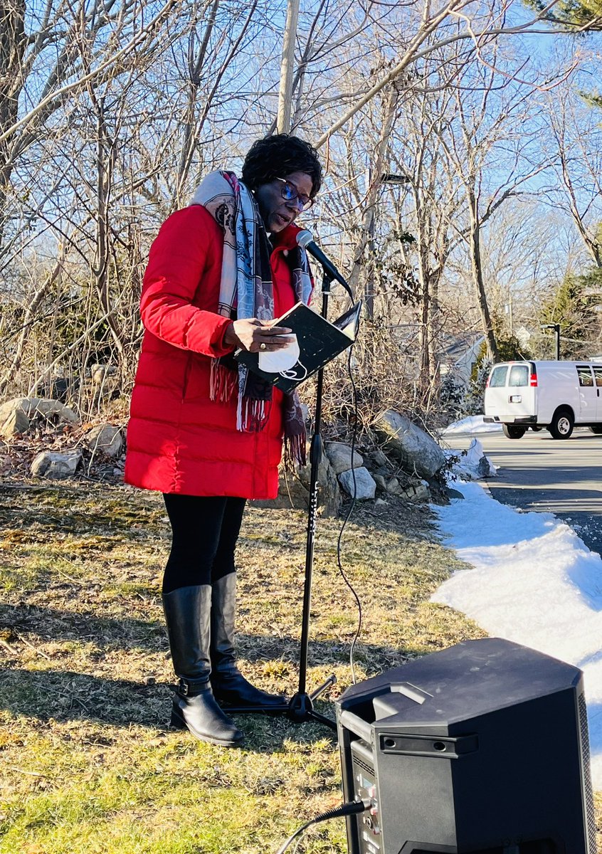 senatorduff's tweet photo. 1/ Thanks again to the more than 100 who braved the bitter cold on a Sunday afternoon to hold the #Darien Board of Education accountable for a bad vote and reneging on their support for #OpenChoice. Students support it, the community supports it and we are calling for a new vote. https://t.co/1kKeBDkT5q