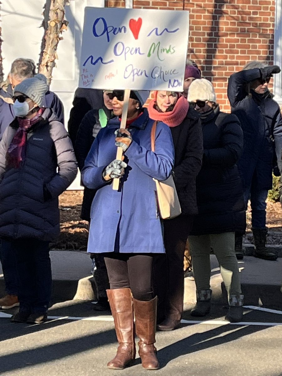senatorduff's tweet photo. 2/ We heard from Norwalk’s mayor, Common Council member @JoshMGoldstein, #Darien students, #Darien parents and they all agree #OpenChoice is good for our communities. https://t.co/z0FscPlXlL