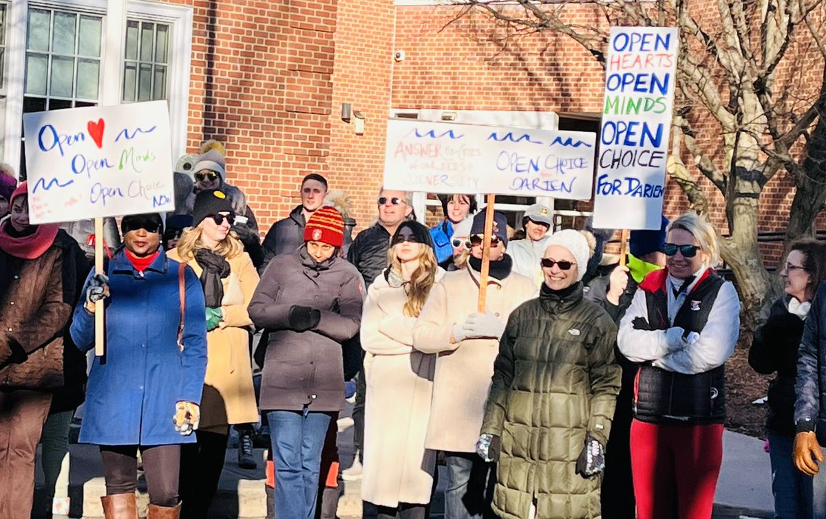 senatorduff's tweet photo. 2/ We heard from Norwalk’s mayor, Common Council member @JoshMGoldstein, #Darien students, #Darien parents and they all agree #OpenChoice is good for our communities. https://t.co/z0FscPlXlL