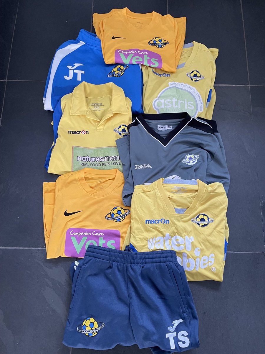 KitAid's tweet photo. When a team folds it is always a shame but thanks to Hillside Rovers merging with @TSAFC_WG their old kit will now find a new home in Africa.
Thanks to Carly for posting the kit to us
@NorfolkCountyFA https://t.co/fb0uotopNK
