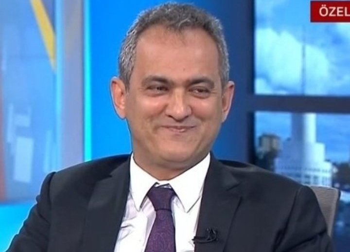 Gülüşe bak aq
#MahmutOzerİstifa
#somestrtatiliuzatilsin
 #TurkishStudentsWantOnline
#ziyahocamaffetbizi