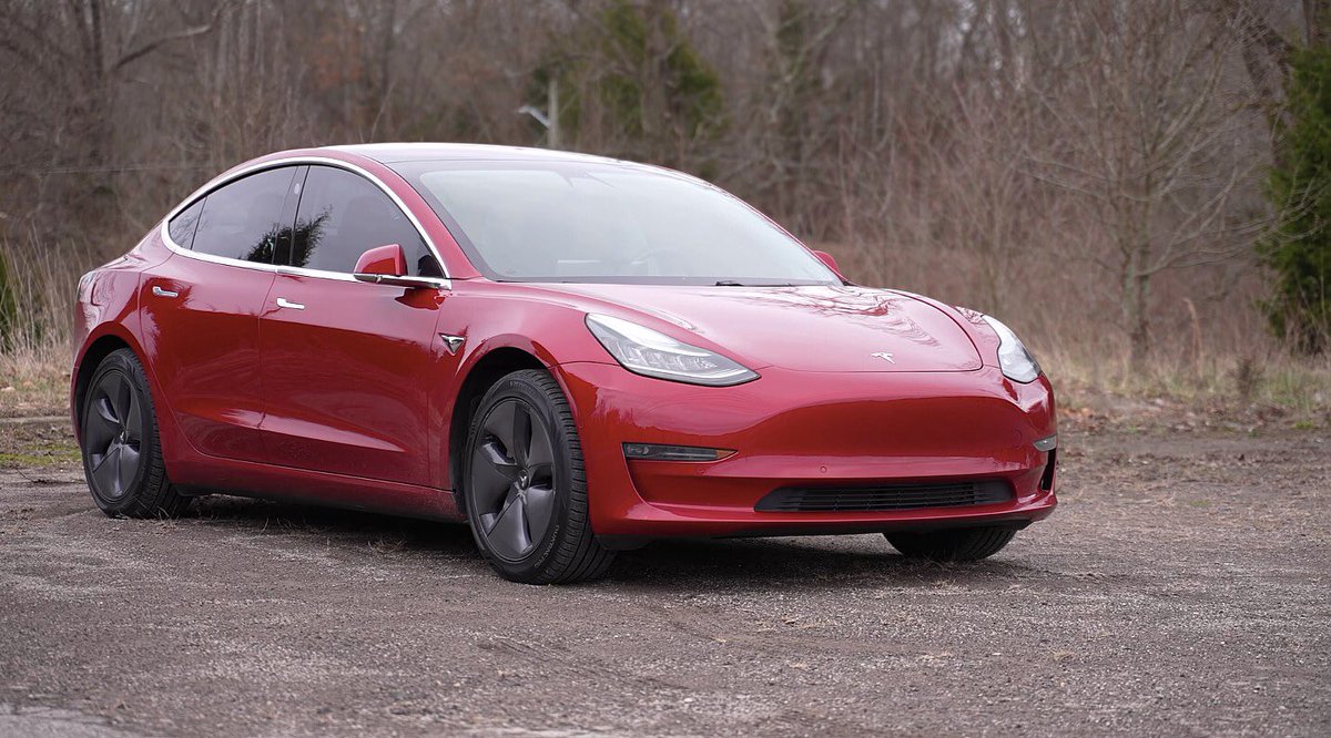 TheTeslaLife's tweet photo. #Tesla #Model3 loses only 2.2% of battery range after four years and 100k miles https://t.co/jCR9OLdWRs https://t.co/C9lk8YvODz