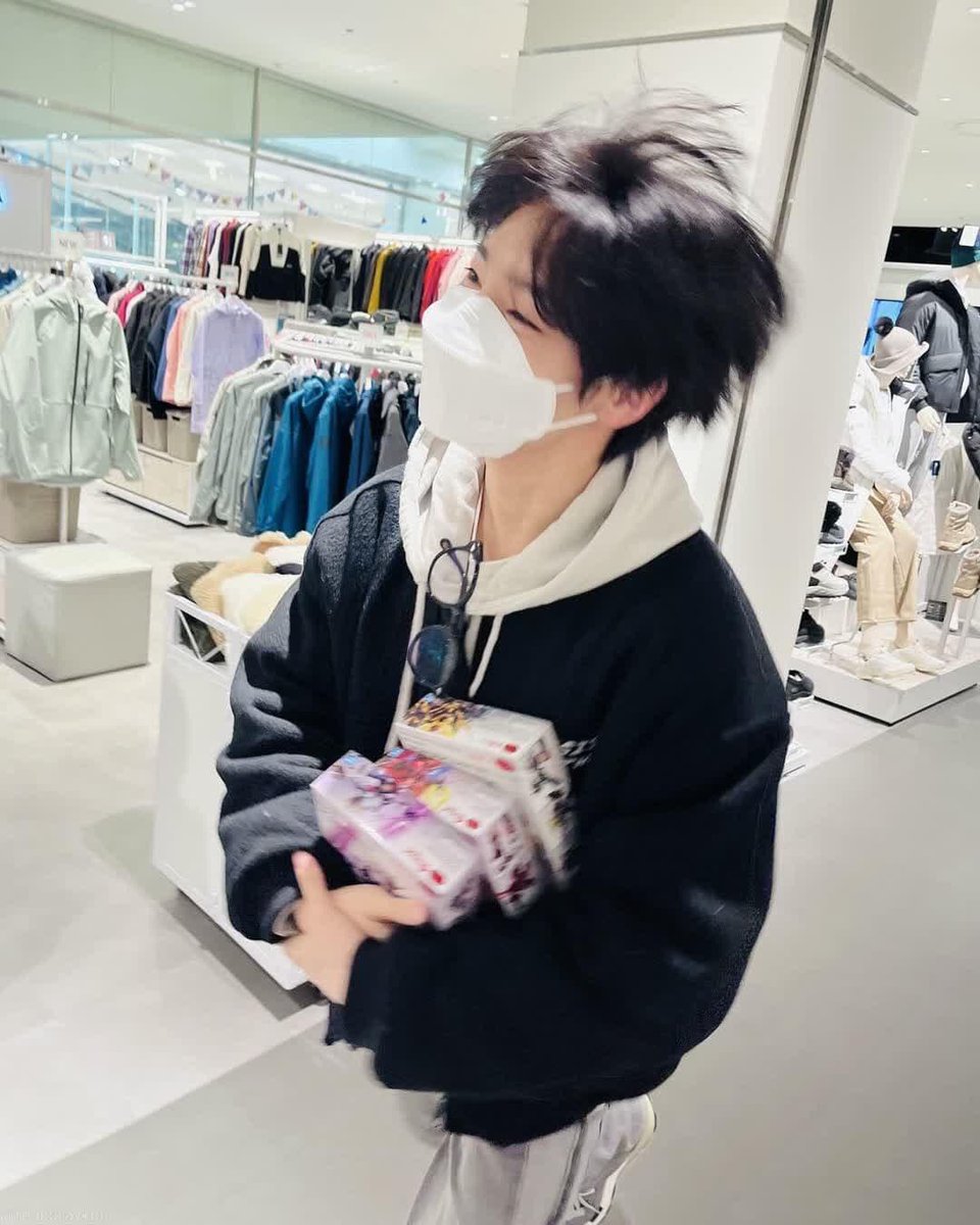 changyeupsal's tweet photo. happiest birthday to our maknae on top, noona's forever baby bread! 🥳❤️

ExtraordINary DAY
#이엔이_미소가_세상을_밝힌날
#MelodicVoiceINDay
#HappyINDay https://t.co/gRWqfiLWlz