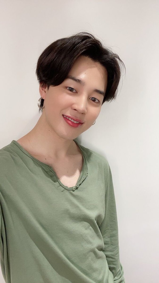 angylize's tweet photo. Hoping that Park JIMIN is growing strong and sassy. 🙏🏻 Missing you, JIMIN and that knockout smile of yours.😁🥰 #ParkJimin  #FunWithJimin https://t.co/t2tphGyF1m