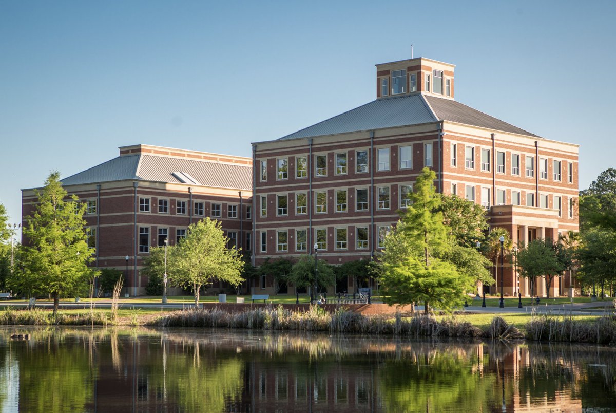 ⚠️Job alert⚠️ Please spread the word.

🦅We are looking for a colleague for our Instructional Technology program <a href="/GeoSouthernCOE/">Georgia Southern COE</a> (Assistant/Associate tenure-track) 

More info about about the job:jobs.chronicle.com/job/443226/ass…

More info about our program: coe.georgiasouthern.edu/itec/