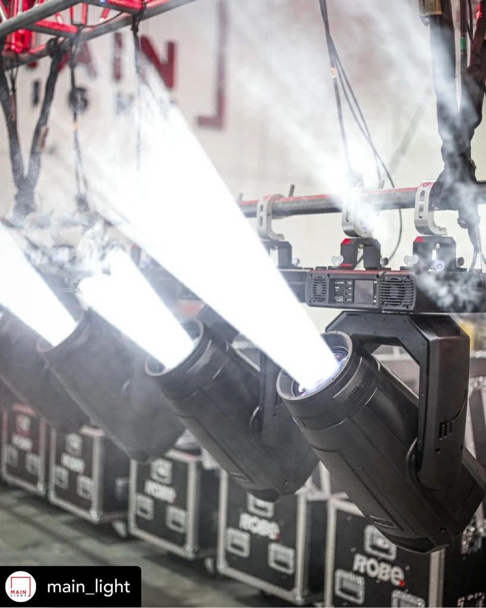 The Robe Way tweet media