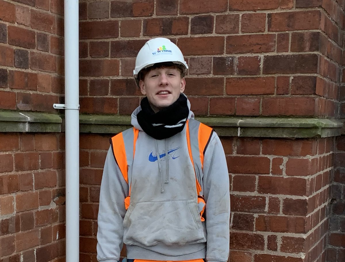 WynneConstruct's tweet photo. Celebrating #NAW2022 🙌
Our focus on day 1 is apprentice joiner, Jordan studying at Coleg Cambria and apprentice bricklayer Charlie from Shrewsbury SCAT, who are working on our #Passivhaus extension and refurbishment school project in #Welshpool #Powys.
#WynneFutures 🦺 https://t.co/JUoISWInOe