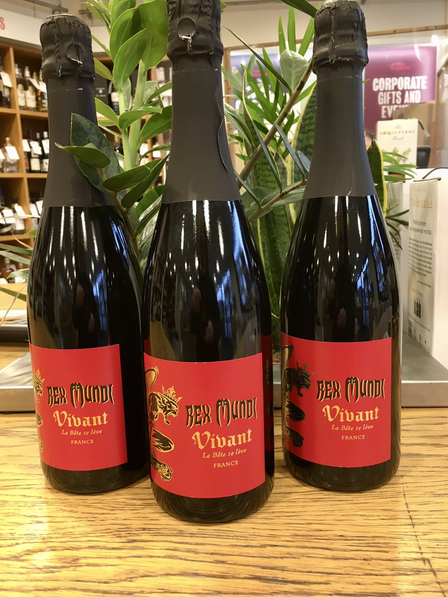 LaithwaitesBeac's tweet photo. For something a bit different. Here is Rex Mandi Vivant Sparkling Red. Black as sin Rex Mandi with a wicked sparkling twist, all the gorgeous ripe fruit with added sparkle. Single £14.99 mix 12 £11.99 Call ☎️ or pop in to order. #rexmundi #sparklingredwine #sparklingfrenchwine https://t.co/kM7NpSUdr4
