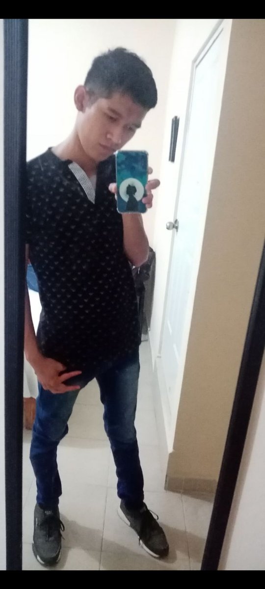 porque_6's tweet photo. México 🇲🇽 y cdmx, iztapalapa soy ulises tengo 21 años soy pasivo 🍑 y activo 🤤 leche 🥛 🍆 💦 https://t.co/9yvsAH3KRP