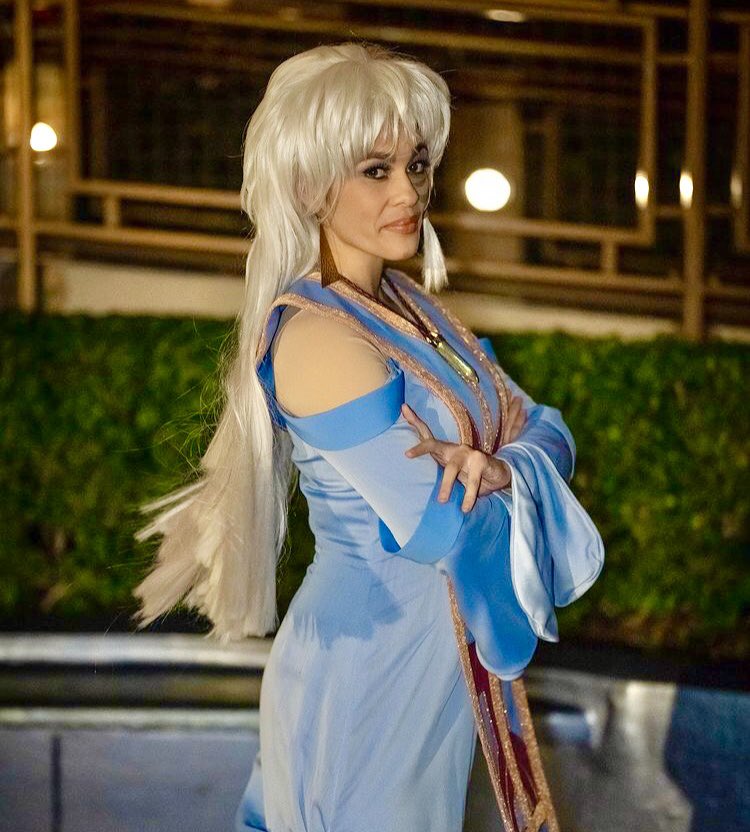 AtlantisTLE's tweet photo. The star of the night. 🌟
From the #DisneylandAfterDark: Sweethearts’ Nite. 💠
PC: villain_online (Instagram)
#SweetheartsNite #AtlantisTheLostEmpire #20thAnniversary #Disney #Atlantis #Disneyland #QueenKida https://t.co/PDX68jZCaI
