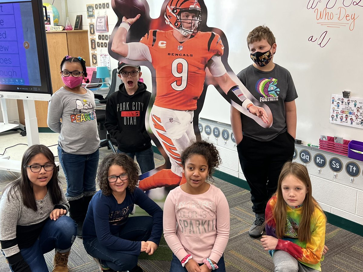heatherldingus's tweet photo. These #MLBAllStars have Bengal fever! They went all out for our “Dress Like a Tourist” spirit day! @MulberryEagles #MilfordMeansALL @Bengals https://t.co/evixqTwHyg