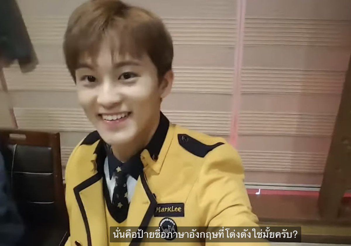 purrtopluto's tweet photo. อยากเห็นพี่ม้าคตอนอยู่โสภา นี่ว่าเค้าดังมากจริงๆแหละ เอาแค่ป้ายชื่อก็ยูนีคแล้วอะ MARKLEE เป็นภาษาอังกฤษ ถึงขนาดว่าพี่ๆแซว555555 https://t.co/J2dXuCh3lx