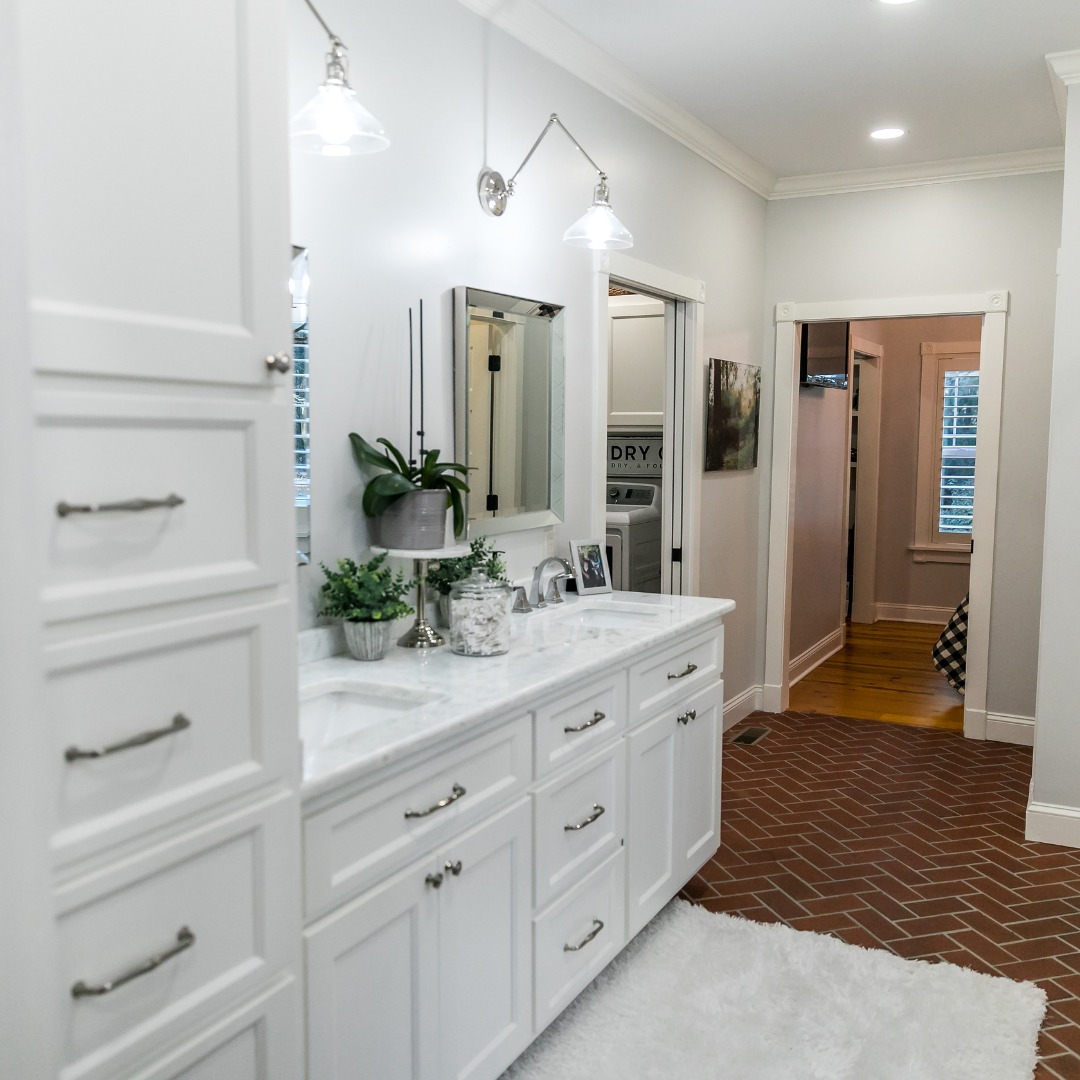 atlanticsbdinc's tweet photo. Atlantic Shore Builders and Developers can give you a smooth and nice bathroom renovation. We have the best professional team to guide you. Just contact us at 631-754-0023 or DM us on Facebook or Instagram. https://t.co/8waZHO58ls