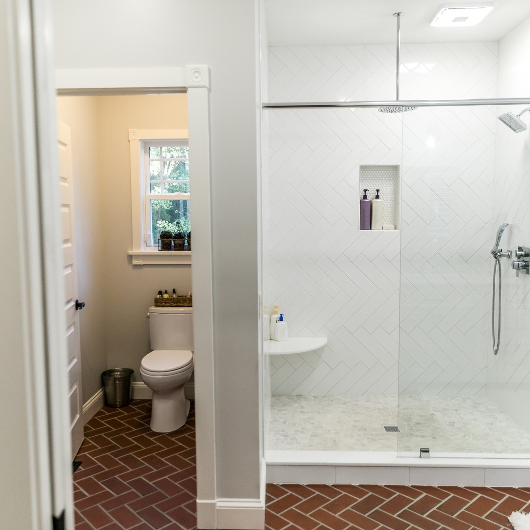 atlanticsbdinc's tweet photo. Atlantic Shore Builders and Developers can give you a smooth and nice bathroom renovation. We have the best professional team to guide you. Just contact us at 631-754-0023 or DM us on Facebook or Instagram. https://t.co/8waZHO58ls