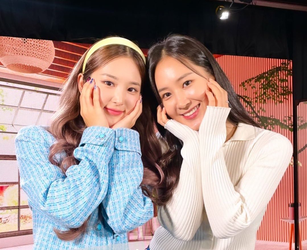 HourlyYuri's tweet photo. https://t.co/QbBFsvAMm6
