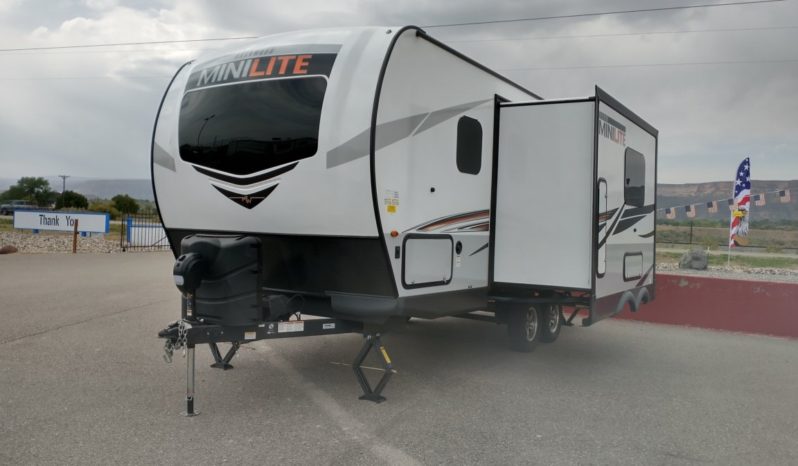 bobscottrv's tweet image. This Rockwood 2104 MiniLite could be yours! It's ready to go! Come down and take a tour this week.  2122 Hwy 6 between Grand Junction and Fruita! 

#rockwoodminilite #minilite #rockwood #traveltrailer #happycamper #happycamping #gorving #rvlife #grandjunction #gjco #bobscottrvs