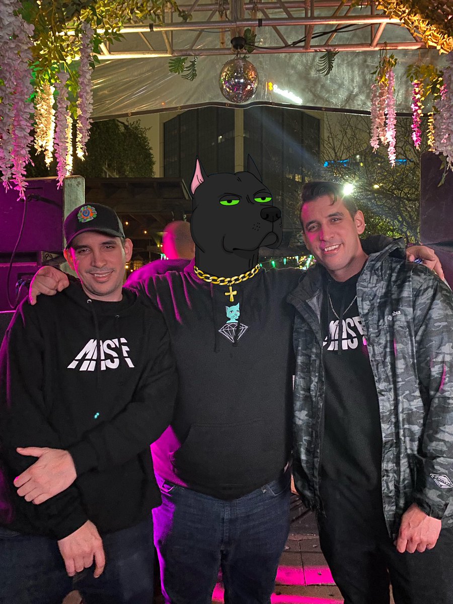 NFTJIT's tweet photo. @masfsound performance was Too lit 🤘🏽🤘🏽peep that  @GutterCatGang x @diamondsupplyco merch 👀👀 always reppin https://t.co/nQhJJq5DJn