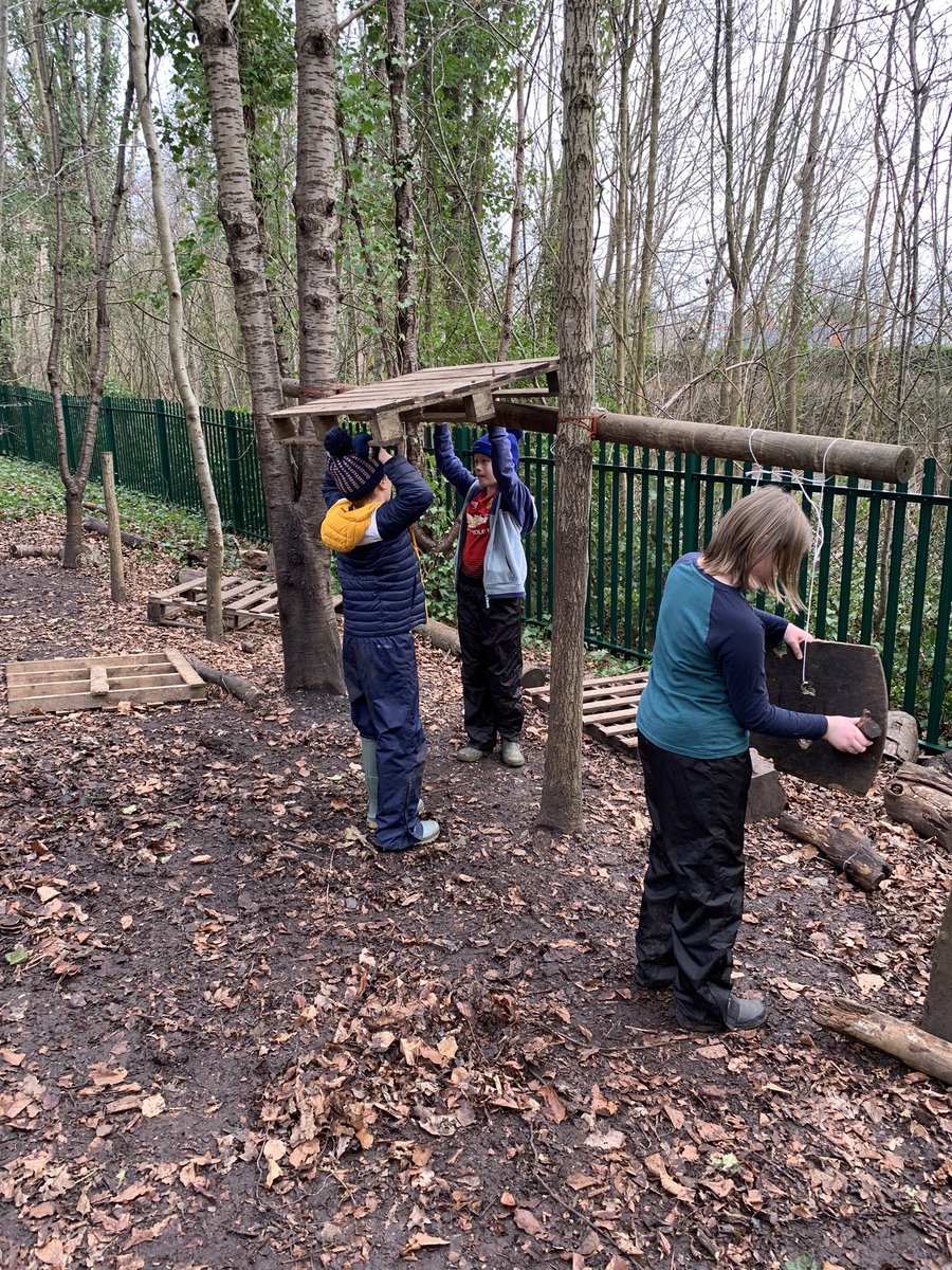 DanesfieldFS's tweet photo. It was the last session for the Y5 epic treehouse crew 🌳😍 and they didn’t disappoint, secret entrances and pulley systems this one had it all 💪 #savethebesttolast #happydays @DanesfieldSchl @DanesfieldY5 https://t.co/CeBo9BmsMC
