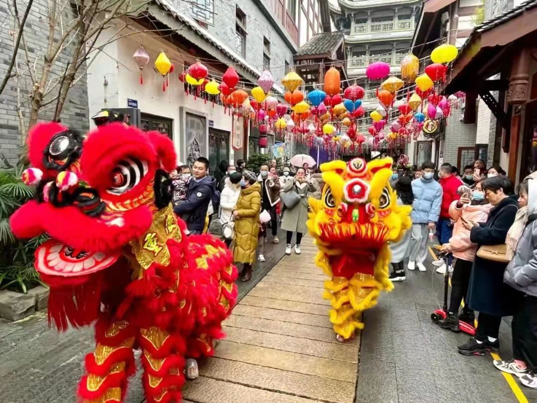 CQFolkCulture's tweet photo. During the 7-day #SpringFestival, 14 tourist attractions of Ba'nan District received 340,700 visits. Rural sightseeing, hot springs, and traditional festive activities were very appealing to tourists. #Chongqing #tourism https://t.co/diqS71hdVq