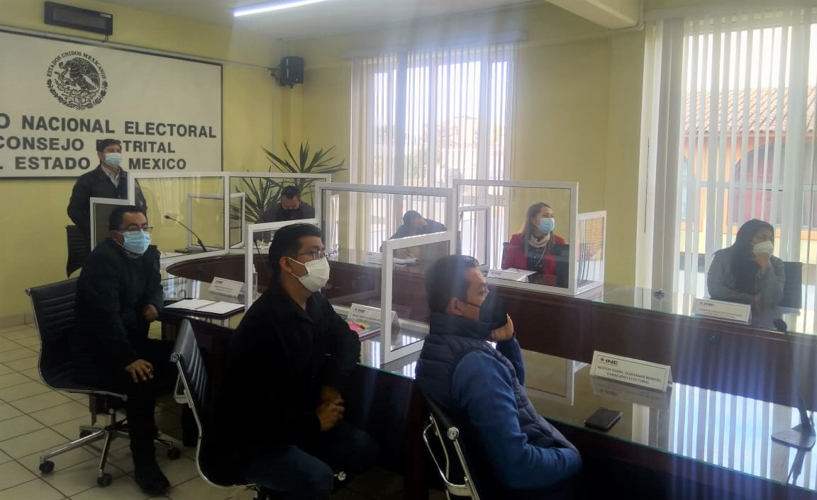 INEedomex's tweet photo. Desarrollo del procedimiento de la primera insaculación para el Proceso de #RevocacionDeMandato en el Consejo Distrital 01 con sede en #Jilotepec https://t.co/1bAowUoAfA