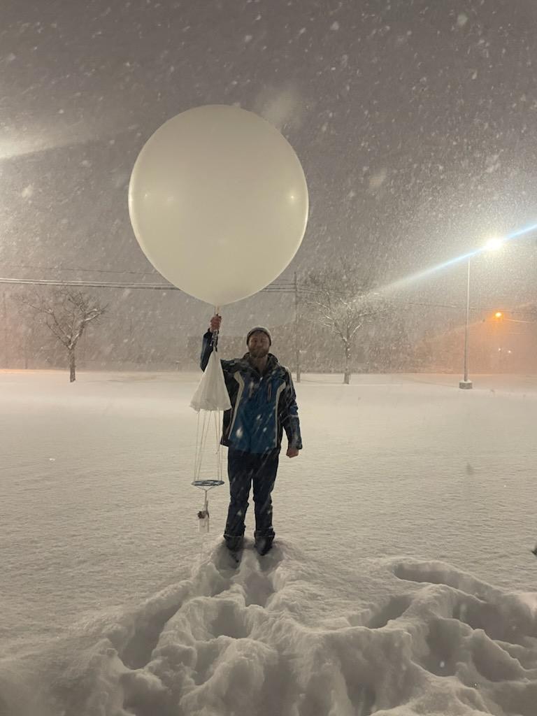 NASAAtmosphere's tweet photo. One team launched weather balloons in blizzard conditions, collecting data that may help advance the future of snowstorm prediction.  🎈❄ 

Read about their experiments in the latest @NASAExpeditions blog post. 👉 https://t.co/9LvcDIzDag https://t.co/oOGPJIaW0A