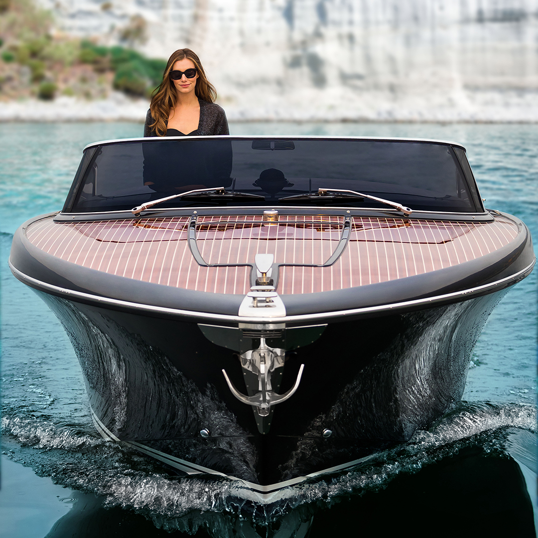 RivaYacht's tweet photo. The essence of elegance: Riva Iseo is the perfect runabout, a creation of fabulous style.
 -
#ferrettigroup #keepbuildingdreams #proudtobeitalian🇮🇹 #Italy #madeinitaly
https://t.co/dRLzp3TsGG https://t.co/60IwfszVHL