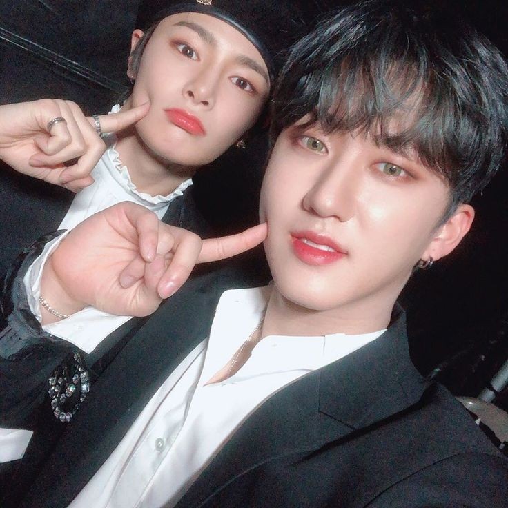 чан бин и бан чан. Stray kids бан чан и чан бин. Stray kids чанбин и чан. банчан и чанбин. хан джисон.