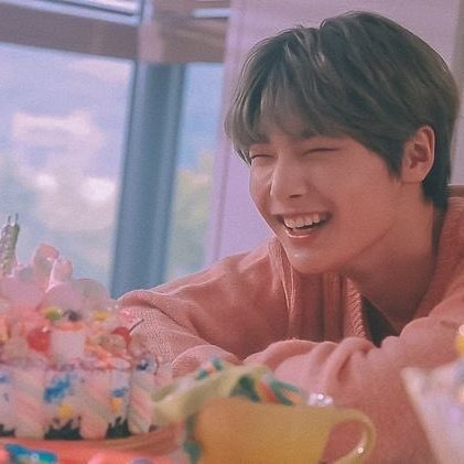 Happy born day to me and to all jeongin fc’s! 🎉🥳