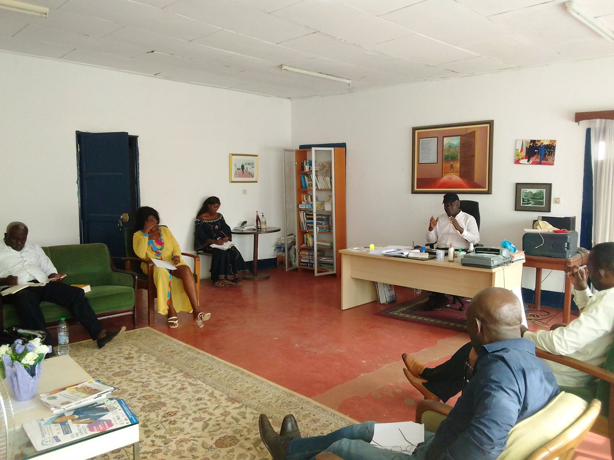 SicNva's tweet photo. 🛑🛑🛑🛑🛑 
PRÉVISIONS 

Nous sortons d'une scéance de travail technique en ligne avec la direction des PME du @celcomminpmeesa en prélude à la validation du budget de subvention des projets des jeunes à incuber par la @SicNva. https://t.co/Rk4YmlgD52