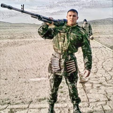 Mehseti77's tweet photo. Doğum günün kutlu olsun Mübariz İbrahimov, Azerbaycan Silahlı Kuvvetlerinin yenilmez şehidi...
#mubarizibrahimov 1 km mayın döşeli sınırı aşarak, Ermenistan Silahlı Kuvvetleri'nin bulunduğu karakola baskın düzenlemiş ve 45 Ermeni askerini tek başına etkisiz hale getirmiştir. https://t.co/rWkOBoYbYx