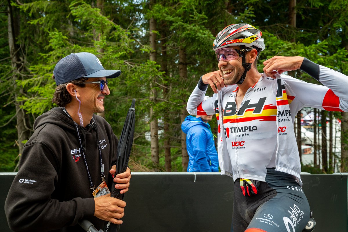 ccvolata's tweet photo. ¿Qué significa lograr una medalla en los JJ.OO?
🥉 En #VOLATA30 conversamos con @colomacarlos y @Valeromtb sobre el bronce en #Tokyo2020 y miramos hacia el futuro del MTB, que para el @bhtemplocafes será más femenino.
¡Suscríbete! ➡️ https://t.co/4qBbdehzgJ
📸 @ZubikoPhoto https://t.co/pXdpe9xkdt