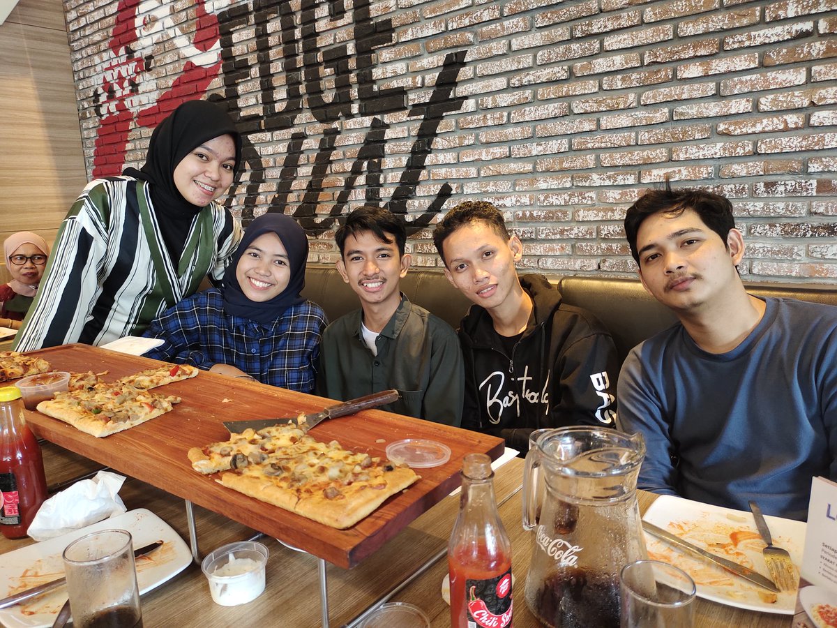 rahmatsyaid_12's tweet image. Panjang umur pertemanan

#viralTiktok #viralindo #Viral #Indonesia #TikTokviral #pizza #Makassar #sulsel #viralindonesia