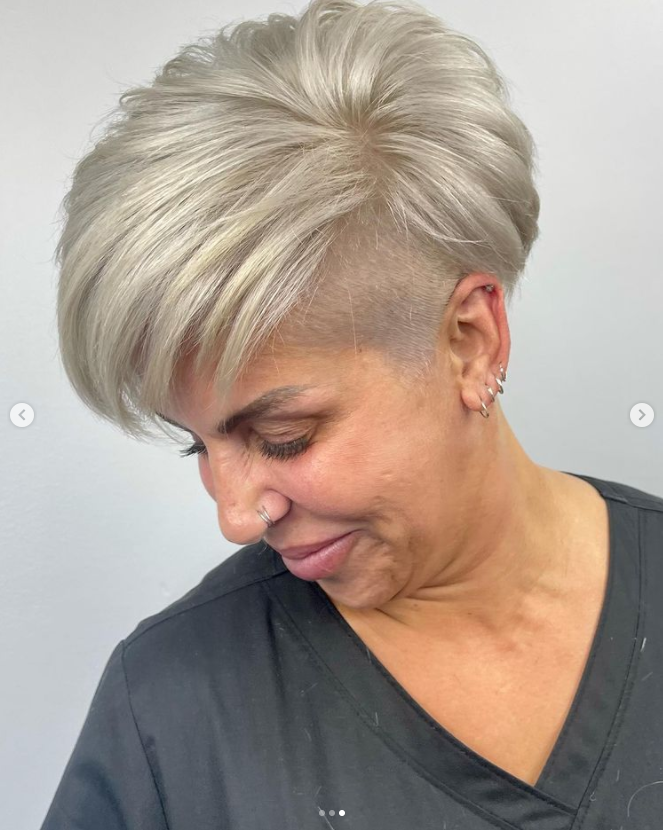 MyRockItStudio's tweet photo. Do double process scare you? Tell me why?!!!! 😍
Can you believe she was black just sessions ago!!
Lifted out with @megix10 lift 9 and @olaplex
Toned with @megix10 https://t.co/YoGBwobAqF