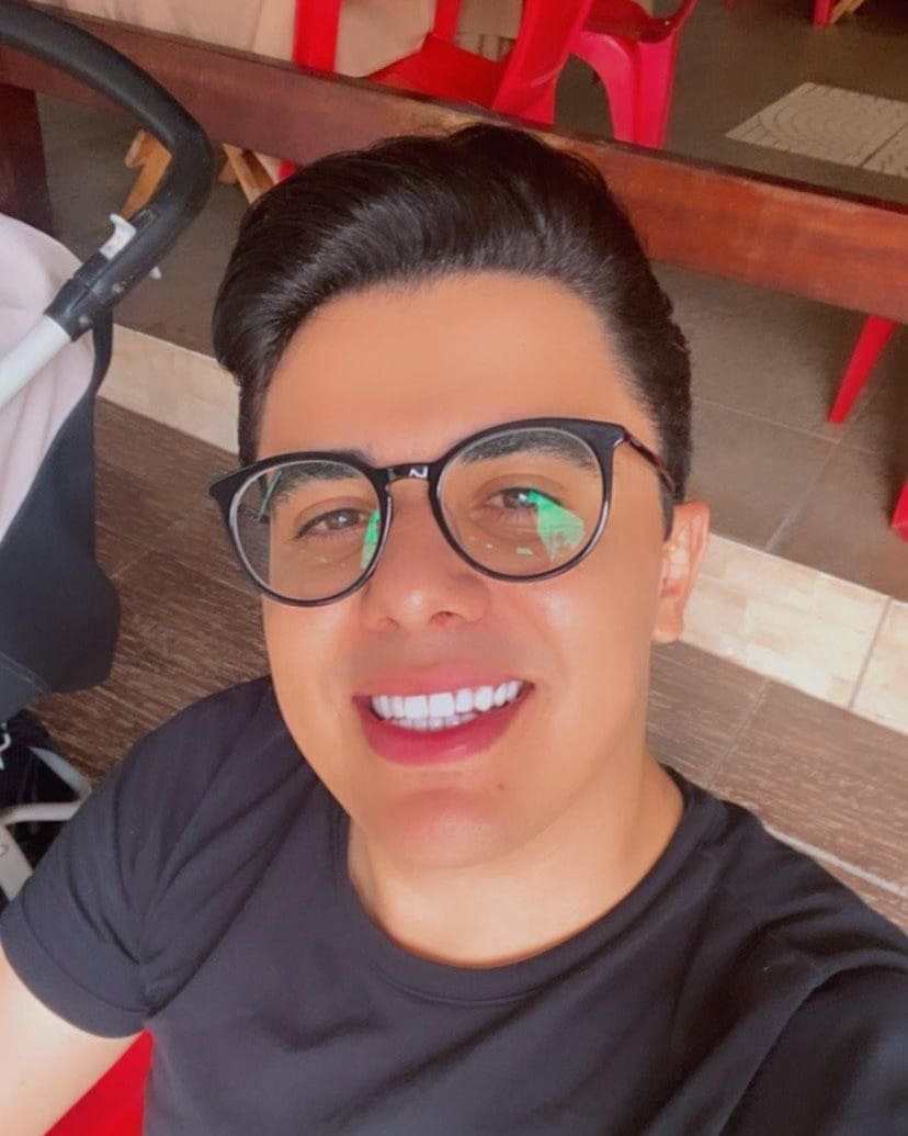 pedrolibecantor's tweet photo. Já deram o play na semana??
#pedrolibe https://t.co/tcDRByRPXC