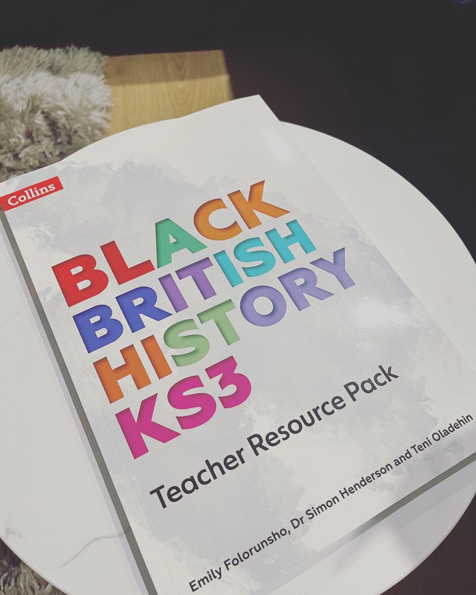 tenigogo_'s tweet photo. Such a fantastic experience putting this together! Thank you to the fantastic team of people that made this possible
@FreedomtoTeach @MissFolorunsho &amp; Simon Henderson

Really really proud of this ❤️
Hope it helps make the process of rethinking teaching at KS3 just that bit easier https://t.co/lwAFsQ37RY