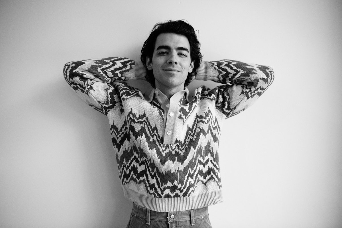 joejonas's tweet photo. Ready for more @dnce? 😈 So excited to start sharing the new stuff we’ve been working on including #DancingFeet with @KygoMusic!! Thanks for the chat @RollingStone 🕺🏻 https://t.co/AHM16OyZzf https://t.co/hgRYWj0qch