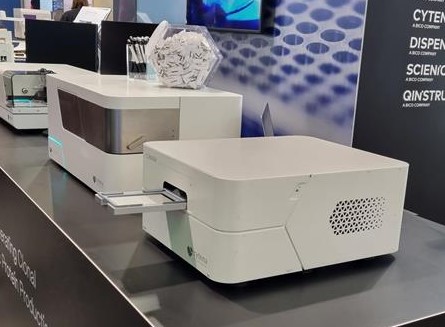 cytena's tweet photo. The highly efficient C.WASH platewasher and liquid handler is at #SLAS2022! Stop by the CYTENA, @Biosero and @MatTekLifeSci booths to learn how the C.WASH can help automate your workflows.

We can't wait to meet you!

#SLAS2022 #CWASH #platewasher #liquidhandler #SLAS #BICO https://t.co/oPurOty3R5