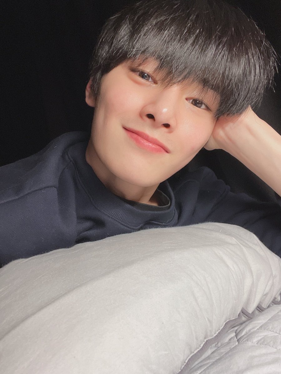 chrisbegoppayoo's tweet photo. HAPPY BIRTHDAY LOML!! YOUR SMILE ALWAYS BRIGHTEN UP MY DAY I LOVE YOU 💗💗💗 #HappyBirthdayIN
#MelodicVoiceINDay 
@Stray_Kids https://t.co/etDAT4l9Ed