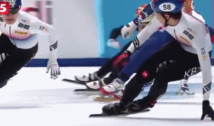 LIKE_FGRI's tweet photo. Thanks to our high-speed cameras! Let everyone have a panoramic view of the dirty actions of the Koreans! Thank the Pyeongchang Olympic Games for making the rules of speed skating more rigorous and scientific! It is also true that the South Koreans can not do a clean gam#쇼트트랙 https://t.co/ZyCOHzMyTW