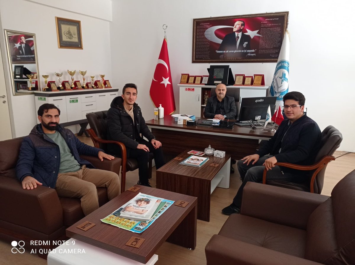 ferdiyigit_aihl's tweet photo. Ahde veda örneğini göstererek okulunu ziyarete gelen mezun öğrencilerimizden
FURKAN BAYLAN ve FURKAN ATAŞ’a teşekkür ederiz. 

# BİZ BÜYÜK BİR AİLEYİZ 
( TOBB Ferdi yiğit aihl ailesi)
@tcmeb @meb_dinogretimi @Diyarbakirmem @BaglarMEM21 @ihsanerkul1 @munirkaraloglu @Mehmet_Bulut21 https://t.co/xbxVuJzKOC