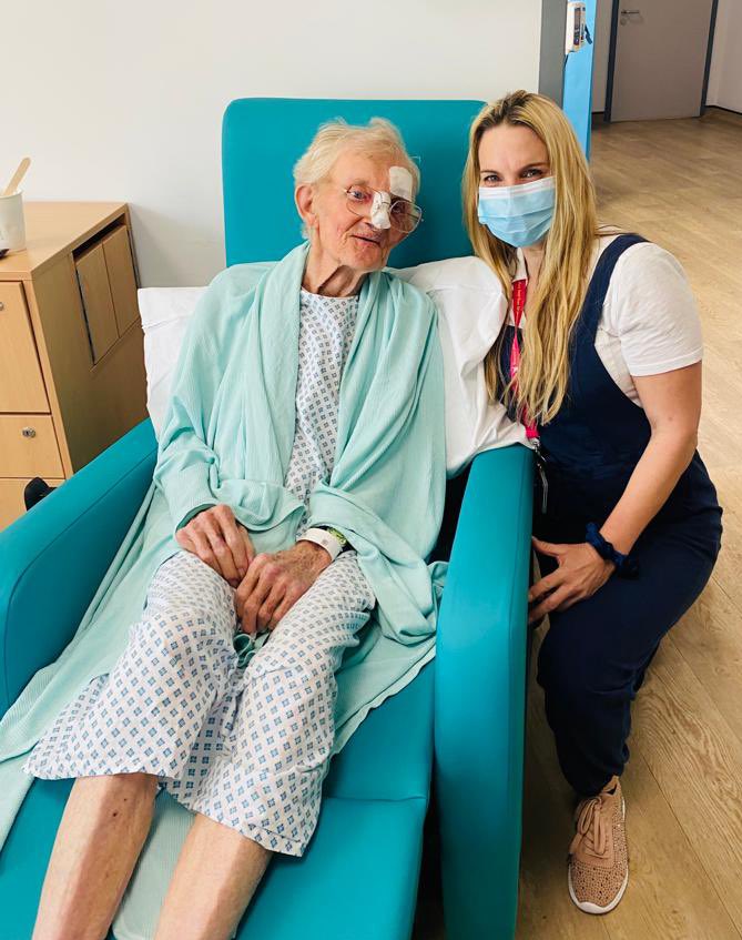 Mr D is over the moon 🌝 with his new chair!! @KHFTCharity thank you for helping us to extend the #endPJparalysis project into @EdKhft  @julietb08972952 @NicholaKane2 @livfrim @BrianwDolan @BereniceConstab @eraderecht  (📸 photo taken and shared with consent)