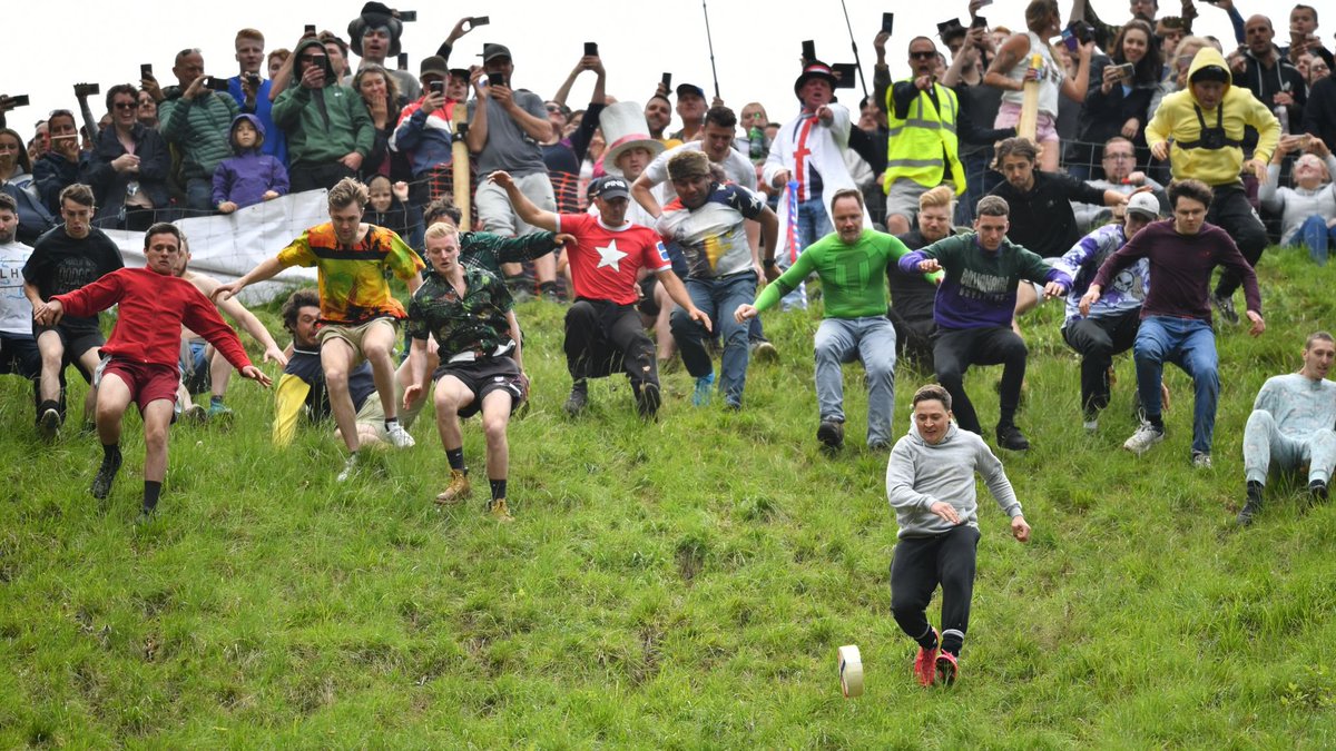 BenJermane8's tweet photo. The sad thing is in 15 years the NFL will probably become a glorified version of two hand touch just like the Pro Bowl. Hockey has already gone soft in the last 10 years. Extreme Ironing and Cheese Rolling are the only two sports that excite me now. https://t.co/smrEcOMaWy