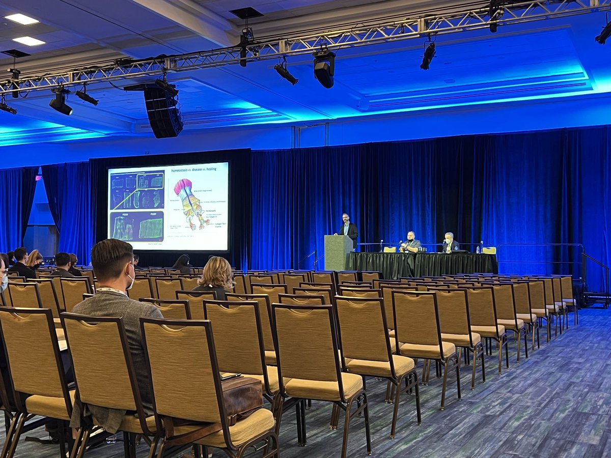 Fantastic talk by <a href="/SnedekerLab/">The Snedeker Lab</a> at #ORS2022! Lot to learn about tendons biomechanics from Jess! 👏🏼