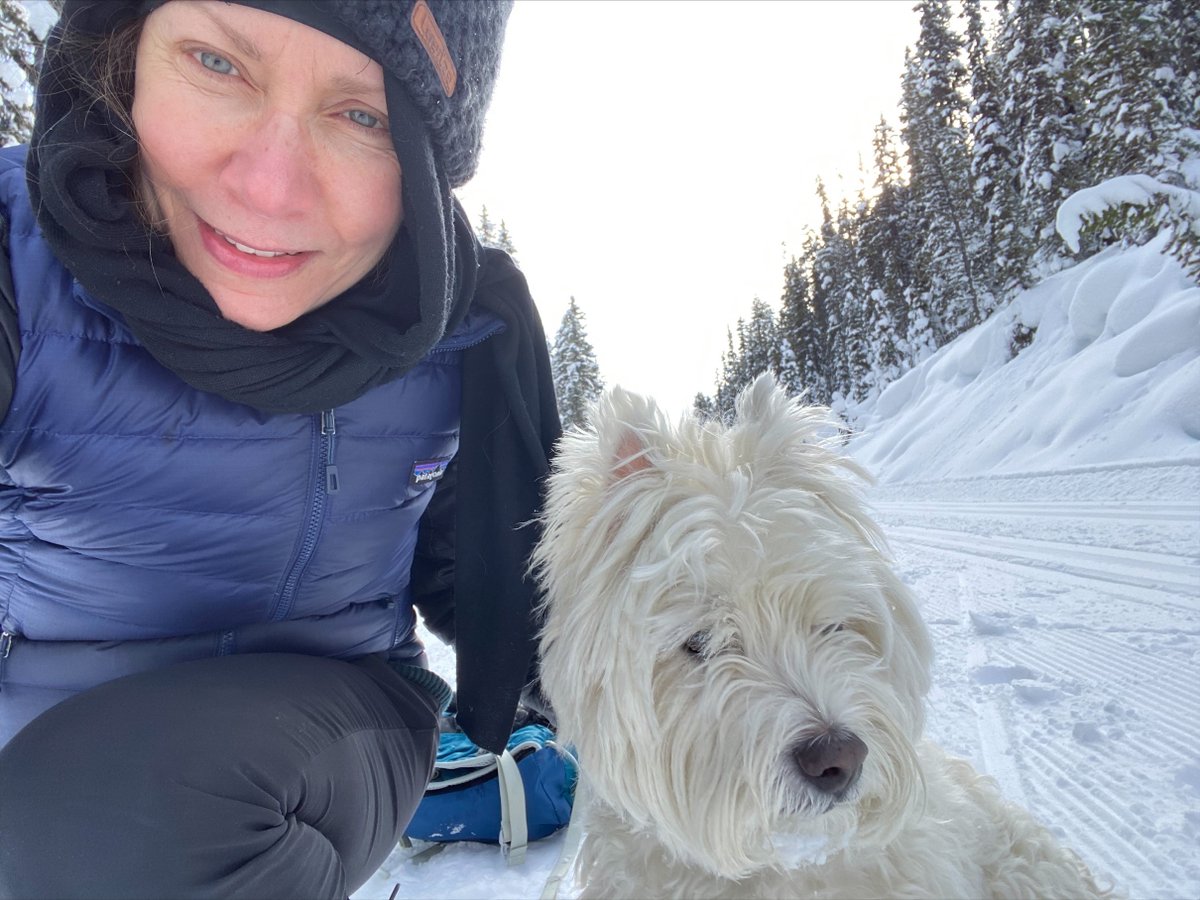 Great to see our challengers taking off on adventures this weekend for #DoMHealthyHearts challenge. Here is @marcymintz enjoying winter activities with little dog Scottie at Moraine Lake.