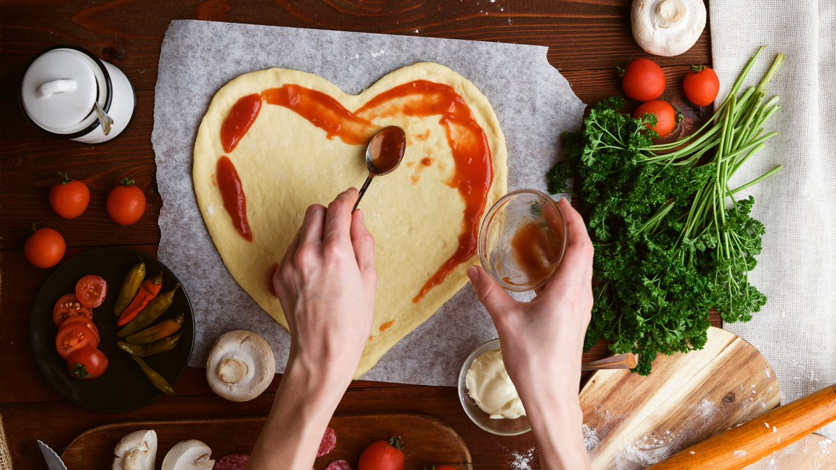 Flipdish's tweet image. Valentine's Day is just 7 days away! Here are 5 promotion ideas to show some love to your customers.

hubs.ly/Q013DX350

#RestaurantMarketing #Valentinesday #WebOrdering #HospitalityIndustry #RestaurantIndustry