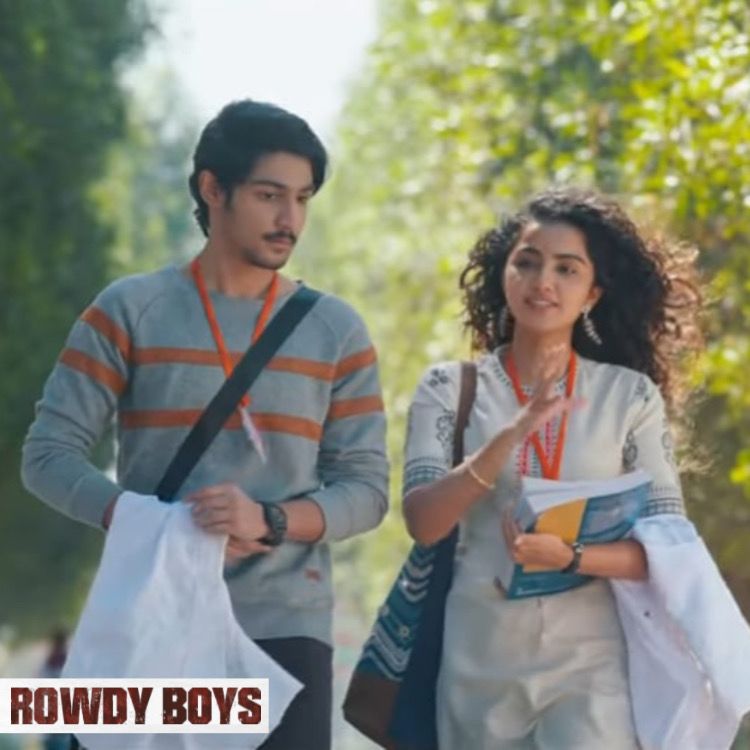 ActorVikramS's tweet photo. Sharing some stills from Rowdy Boys!🙌🏻

#RowdyBoys #VikramSahidev #Ashish #Anupama   #Anupamaparameshwaran #actionmovie #romantic #telugumovies #telugucinema https://t.co/rq9rbZFqSw