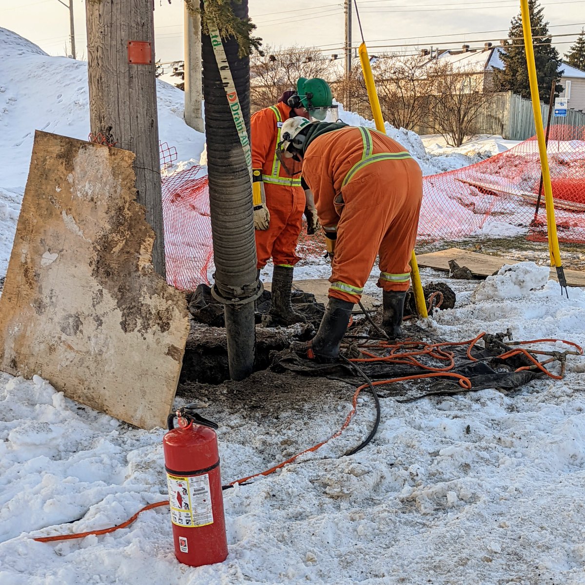 drainall's tweet photo. It's a beautiful day to do some digging. #hydroexcavation #safetyfirst #excavation #safedigging #digsafe https://t.co/Wq6pmH4AS4